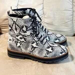 Crown & Ivy Lace Up-Zip Ankle Boots -NAOMI  -Ivory/Black -Snake Print - Size 7.5